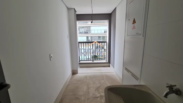 Imagem Vende excelente apartamento de 160m² com 3 su;ites e 2 vagas no contrapiso