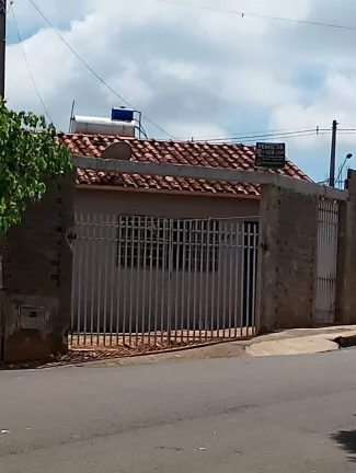 CASA A VENDA DE ESQUINA BEM LOCALIZADA 02 DORMITÓRIOS EM VALPARAISO SP