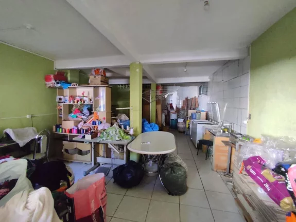 Imagem Sobrado para Venda em São José dos Pinhais, Ipê, 1 dormitório, 2 banheiros, 4 vagas