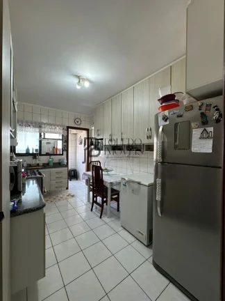 Imagem Apartamento 2 Dormitórios sendo 1 suíte no Bairro Guilhermina, Praia Grande!