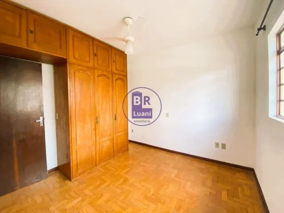 Imagem Casa com Fundos para Locação Comercial ou Residencial.