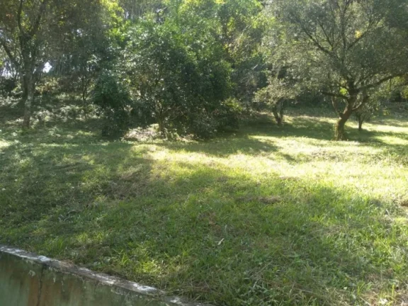 Imagem ???? "Um sítio DENTRO da cidade? Com 5 casas prontas e a 5 MINUTOS da represa!"