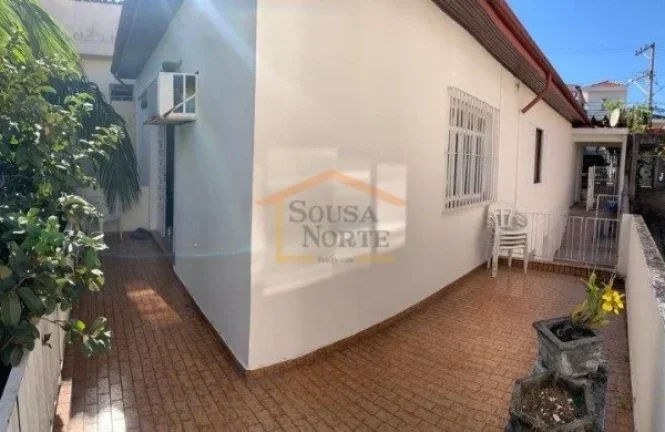 Imagem Casa com 300m² de área construída, 3 dormitórios amplos e arejados, sala para 2 ambientes, 3 ban...