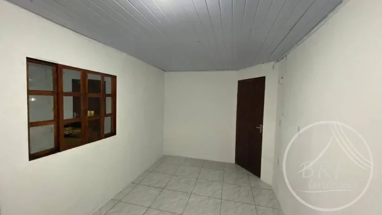 Imagem Vendo terreno com três casas e uma Kitnet em Serraria, São José SC