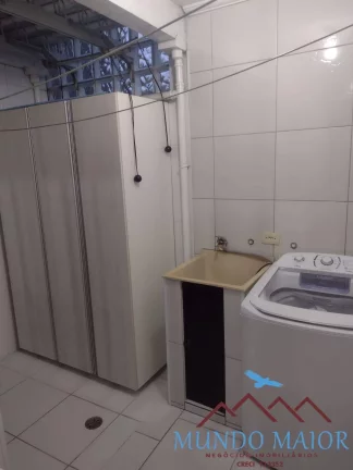 Imagem Sobrado com 3 Quartos e 2 banheiros à Venda, permuta- por R$ 750.000