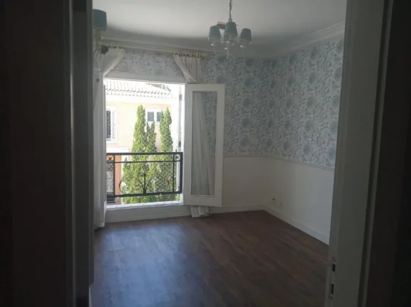 Imagem Casa de Condomínio com 4 Quartos para alugar, 475m² -Jd Leonor