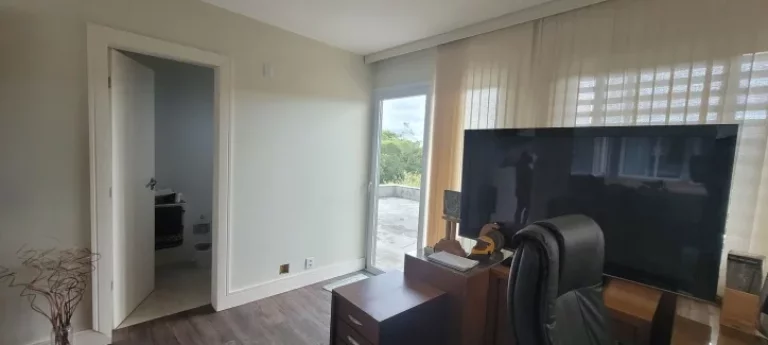 Imagem Casa com 3 dormitórios Condomínio Fechado no bairro Ratones