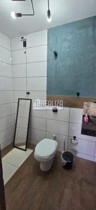 Imagem Casa com Espaço Gourmet e Hidro no Condomínio Portal Beija-flor, bairro Morada Du Park - Uberaba