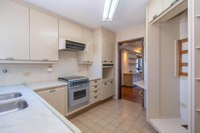 Imagem Apartamento de 4 quartos no bairro Água Verde