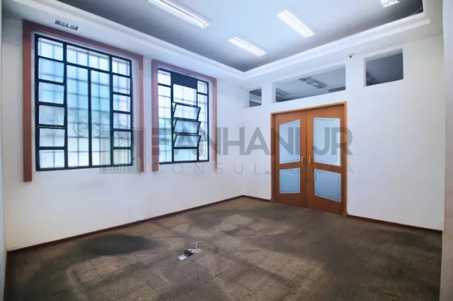 Imagem Casa Comercial de Alto Padrão para Locação no Jardim América, São Paulo-SP: 6 Salas, 6 Banheiros, 20 Vagas - 824m²!