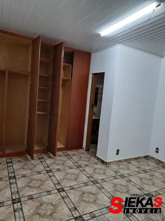 Imagem Casa à venda em São Paulo, Vila Carrão: 2 quartos, 1 sala, 1 banheiro, 3 vagas de garagem, 250m² de área. Venha conferir!
