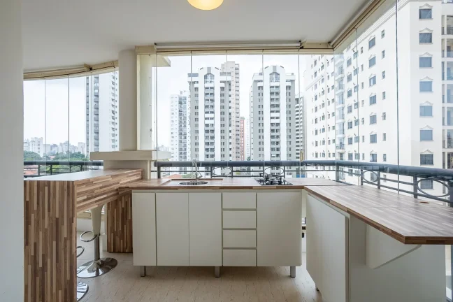 Imagem Apartamento 198M², 3Q, 3 Suítes, 3 Banheiros, 3 Vagas, Piscina Coberta, Academia, Quadra, Sauna, Salão de Festas, Playground, Depósito.