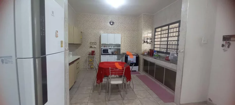 Imagem Casa com 3 dormitórios à venda, 240 m² por R$ 550.000,00 - Califórnia - Nova Iguaçu/RJ