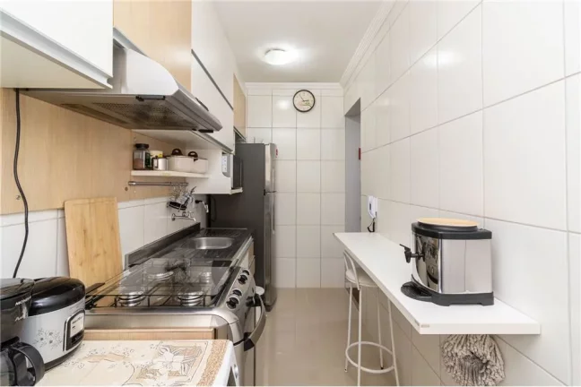 Imagem Apartamento com 3 dormitórios, 60m², com sacada - condomínio com piscina - Jaraguá/SP