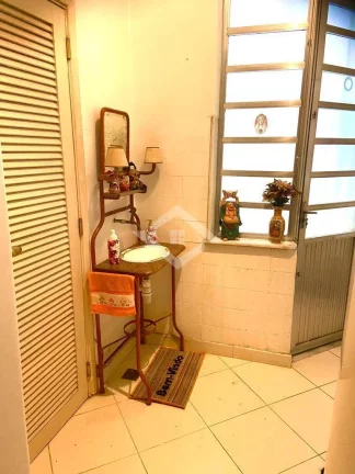 Imagem APARTAMENTO TIPO CASA XAVIER DA SILVEIRA PREDIO ANTIGO A DECOR,VAGA.