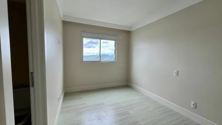 Imagem Apartamento com 4 dormitórios à venda sendo 4 suítes, 228.62 m² por - R$ 6.000.000,00 - Pioneiros - Bal. Camboriú/SC