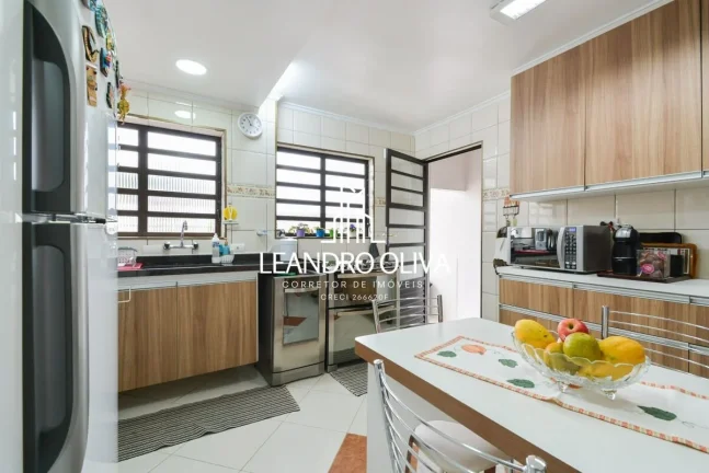 Imagem Vila Clementino – Sobrado à Venda 3 Suítes | 3 Vagas | 244 m² de Área Construída