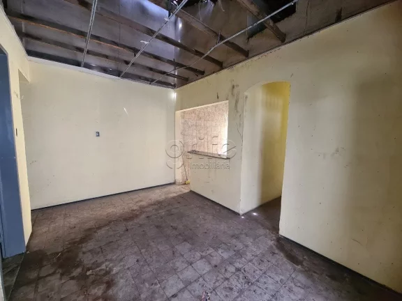 Imagem Casa a venda na Rua Senador Alencar, 1301 - Centro, com 2 quartos, 2 banheiros, Quintal e 1 Vaga de ...