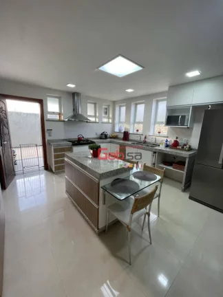 Imagem Casa com 4 dormitórios à venda, 450 m² por R$ 1.900.000,00 - Foguete - Cabo Frio/RJ