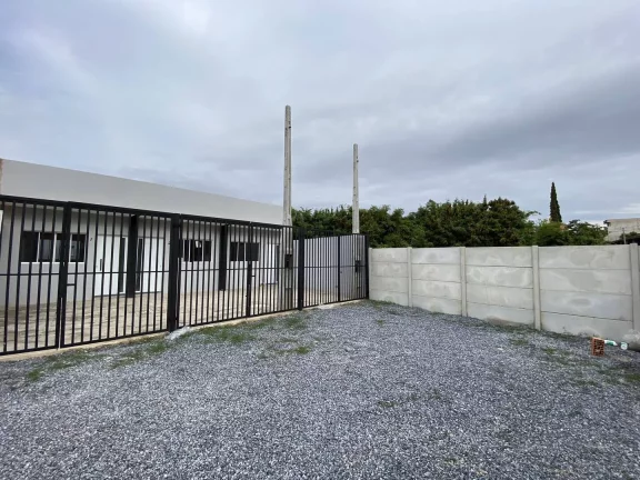 Imagem Casa à venda com 2 domitórios com suíte, próximo de tudo!