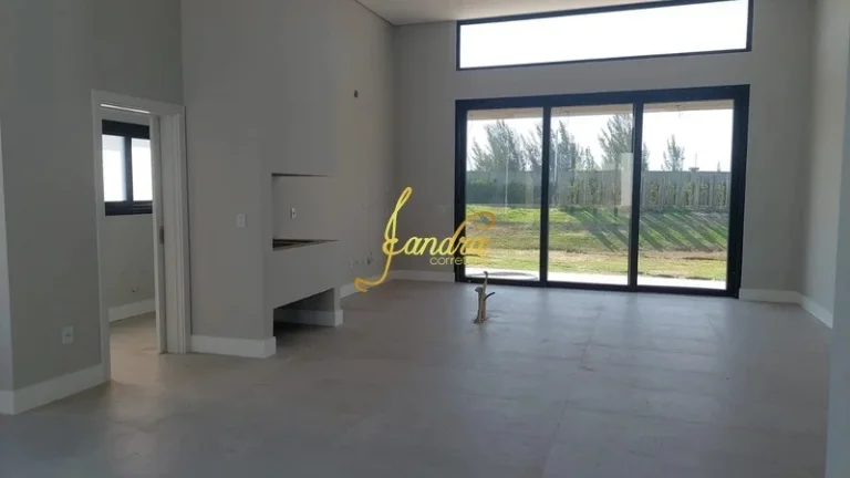 Imagem Casa térrea com 4 suítes e beira de lago