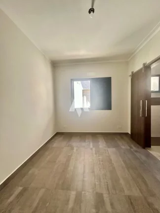 Imagem Casa à venda com 2 dormitórios e Acabamento Requintado no bairro da Ponta da Praia em Santos/SP