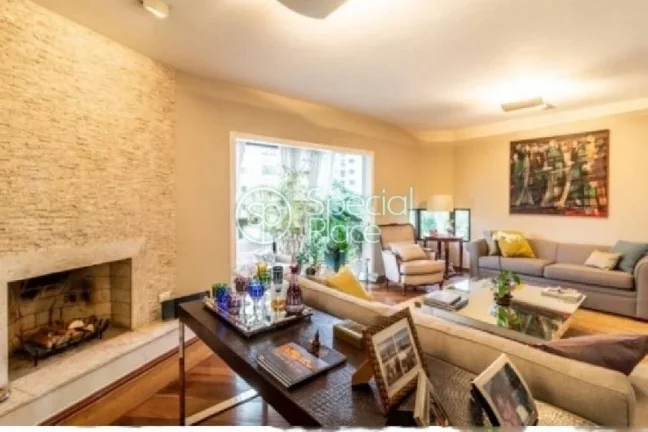 Imagem Localizado em Moema Índios, totalmente fora de rota, apartamento amplo. possui 172 metros, living c...