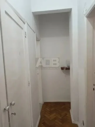 Imagem Apartamento de 2 quartos + dependência em Copacabana, 80m2.
