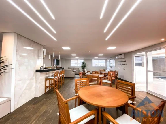 Imagem Apartamento com 2 Quartos à Venda no Centro de Guarapari/ES
