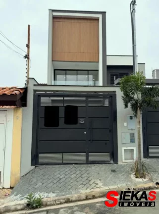 Imagem Imperdível! Casa à venda em São Paulo-SP, na Vila Carrão, com 3 quartos, 3 suítes, 3 banheiros, 3 vagas de garagem e 197m².