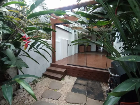 Imagem Casa Jardim Europa - 126M², 2 Dorms, 1 Vaga, Varanda, Armários.