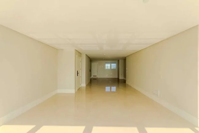 Imagem Apartamento com 4 dormitórios sendo 2 suítes e 4 vagas de garagem em Balneário Camboriú