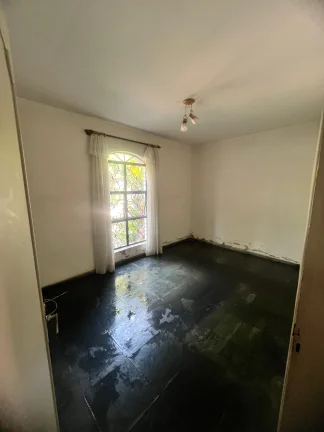 Imagem Excelente Casa Térrea com 03 Dormitórios no Jardim Europa! Ótima localização!
