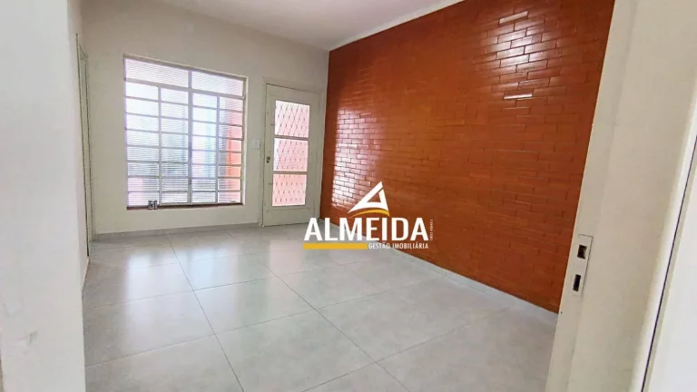 Imagem Casa com 3 dormitórios para alugar, 155 m² por R$ 2.674,00/mês - Centro - Rio Claro/SP