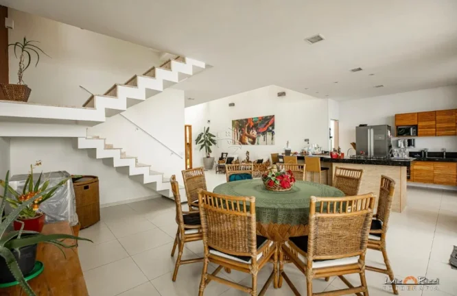 Imagem Casa pé na areia de alto padrão em condomínio fechado em Ubatuba!