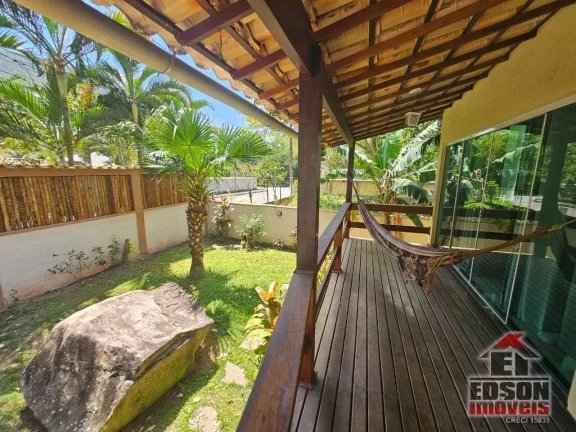 Imagem Belíssima Casa de Condomínio mobiliada no Recanto de Itaipuaçu
