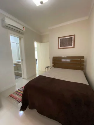 Imagem Apartamento mobiliado na Praia Brava com 1 suíte, 2 demi-suítes e 2 vagas de garagem em Itajaí/SC