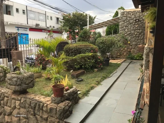 Imagem Apresentamos uma excelente casa localizada no charmoso bairro Santa Inês, a poucos metros da Avenid...