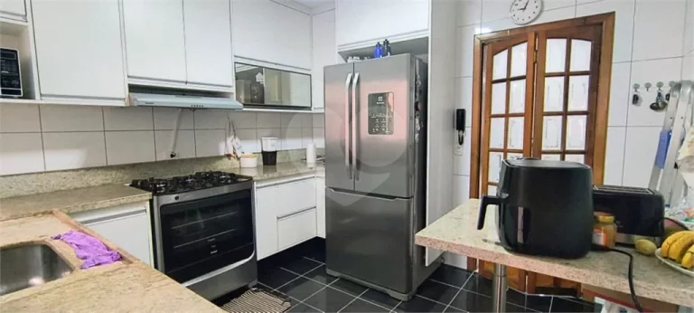 Imagem Sobrado à venda com 3 quartos, sendo 1 suíte, em Butantã, São Paulo - SP