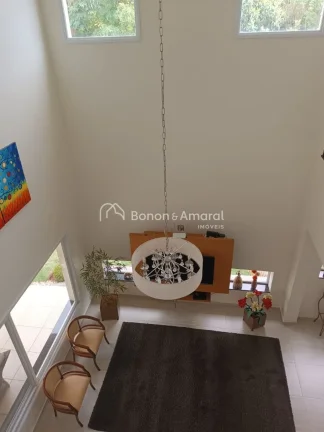 Imagem Este agradável sobrado combina aconchego e conforto em um projeto arquitetônico harmonioso, com am...