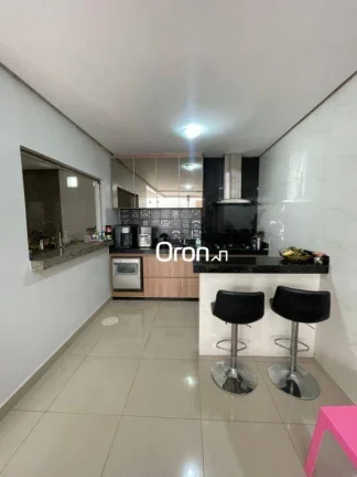 Imagem Sobrado com 4 dormitórios à venda, 230 m² por R$ 980.000,00 - Cidade Jardim - Goiânia/GO