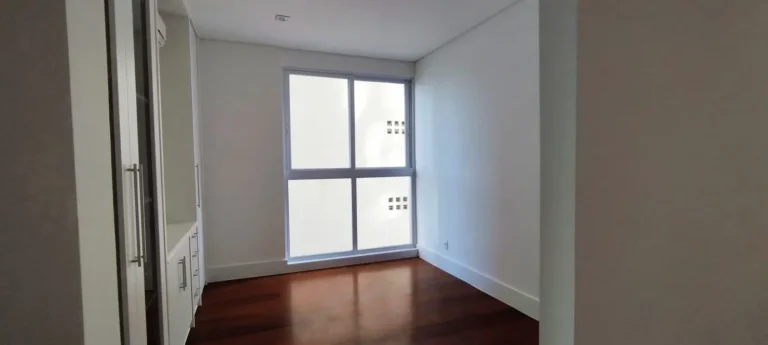 Imagem Apartamento 144 M², 3Q, 1 Suíte, 3º opcional, todo reformado, sala e cozinha gourmet integrados com forno e cooktop, academia, playground, ar split.