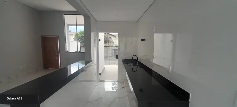Imagem Casa à Venda em Sinimbu BH: 136m², 3 Quartos, 1 Suíte – R$890mil