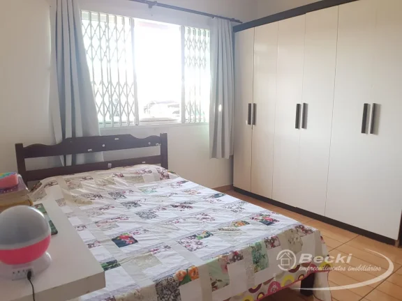 Imagem Casa no bairro Itaum, Joinville: 126m², 4 dormitórios, 1 suíte, 4 banheiros por R$ 840.000 - Venda.