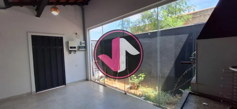 Imagem Casa à Venda no Condomínio Rio Manso  Cuiabá/MT Diferenciais do imóvel: Casa de esquina 84 m²...