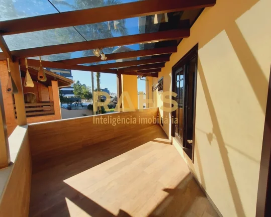 Imagem Maravilhoso sobrado casa em ótima localização no bairro Anita Garibaldi, com 420m² de área cons...