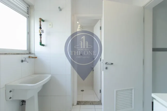 Imagem Apartamento de Luxo em Moema, São Paulo-SP: 4 quartos, 3 suítes, 2 salas, 4 banheiros, 2 vagas, 143m² - Imperdível!