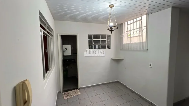 Imagem Casa de 5 dormitórios à venda no bairro Mercês, Uberaba