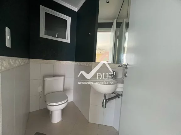 Imagem Excelente apartamento no Jardins da Greiae desejado Condomínio Jardins da Grécia na Ponta da Praia em Santos.