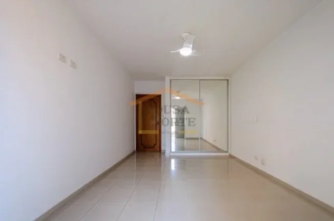Imagem Sobrado com 175m² de área construída, distribuído em três níveis. Possui 3 dormitórios, sendo...